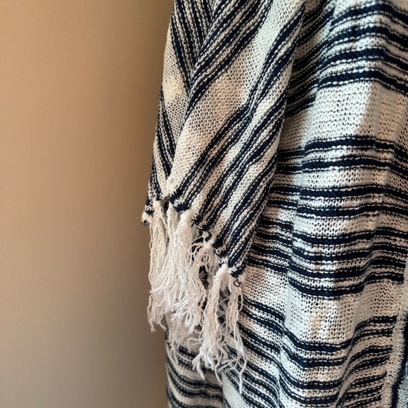 *SOLUTIONS!* White x Blue Open-Front Drill Cardigan Sweater Size S/M - Picture 2 of 9